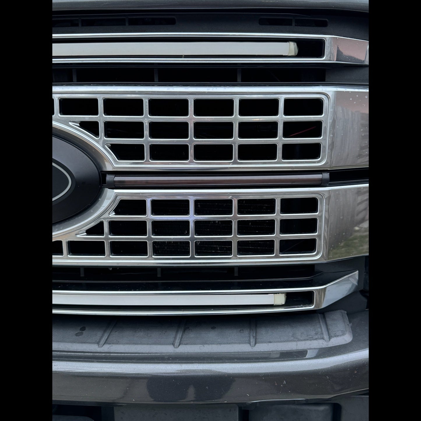 2017-2019 Ford Super Duty Platinum Center LED DRL Bar – F-250/F-350/F-450 - Precision Retrofits