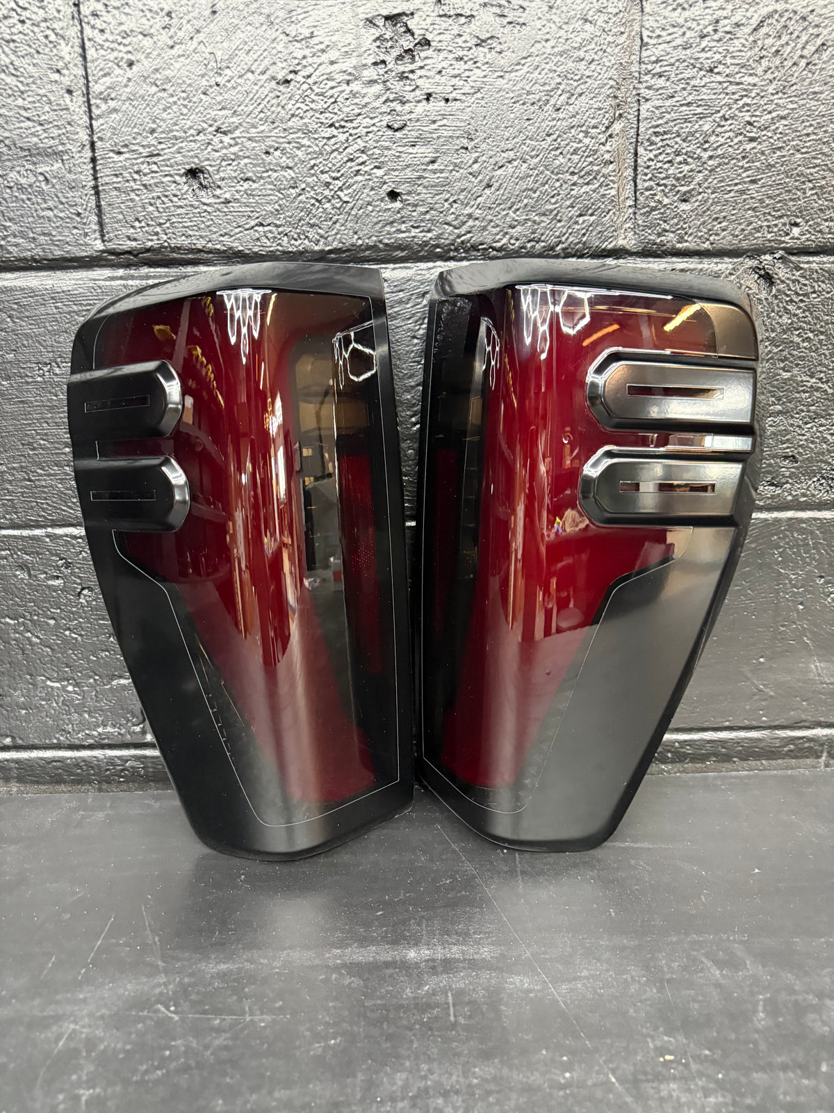 2024 - 2026 GMC Sierra HD OEM LED Custom Tail Lights
